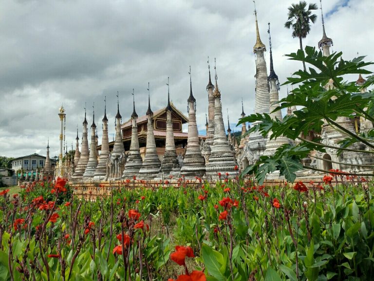 A 200 stupa complex